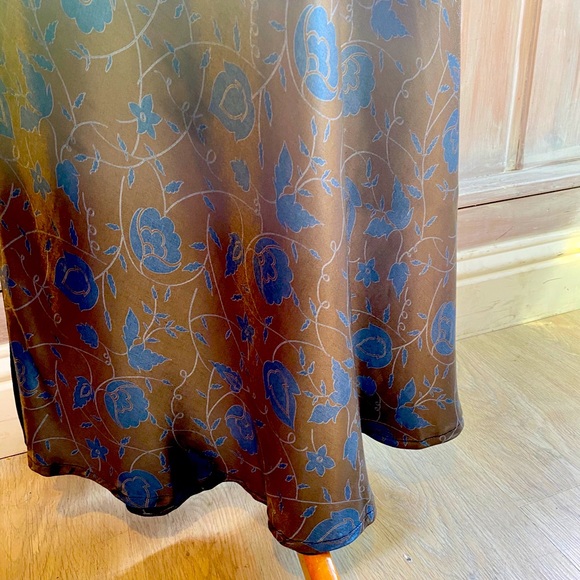 Skirt - Picture 2 of 3